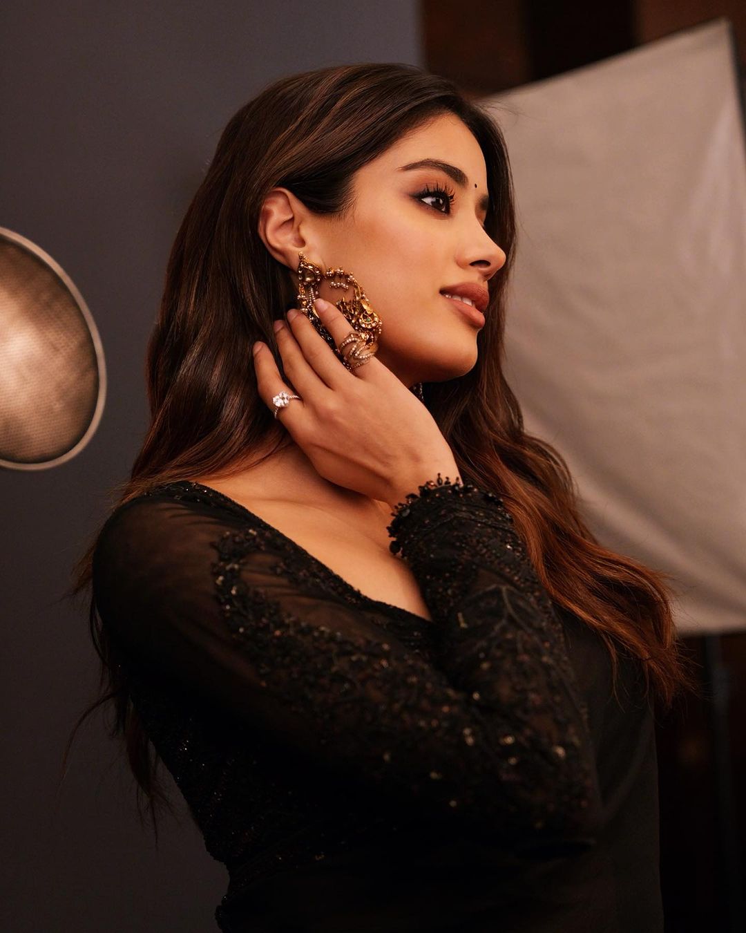 Actress Janhvi Kapoor hot in black3