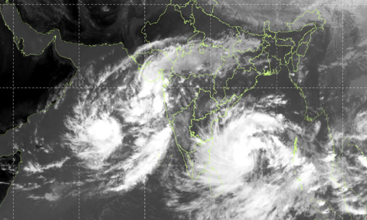வங்கக்கடலில் நாளை உருவாகும் தீவிர புயலில் இருந்து  தப்பியது சென்னை1