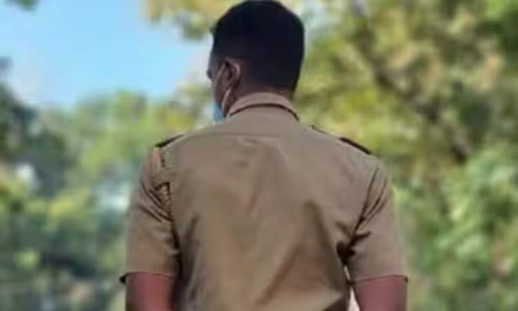 பெண்ணுக்கு ஆபாச மெசேஜ் அனுப்பிய போலீஸ்காரர் சஸ்பெண்டு1