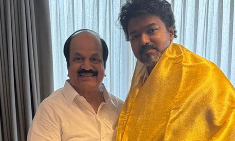 தவெகவில் இணைந்த ஓபிஎஸ் ஆதரவாளர் ஜே.சி.டி.பிராபகர்1