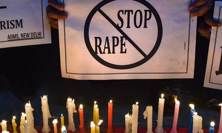 ஓடும் காரில் பிளஸ் 2 மாணவி கூட்டு பாலியல் வன்கொடுமை - அதிர்ச்சி சம்பவம்1