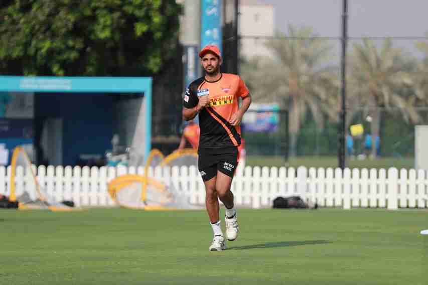 Indian Cricketer Bhuvneshwar Kumar IPL Practicing Pictures! 