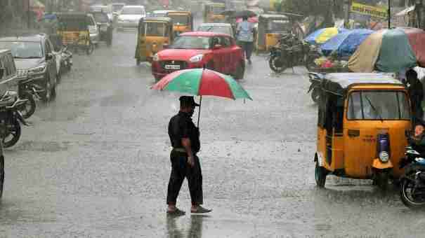 கனமழை எதிரொலி : திருநெல்வேலி, தூடித்துக்குடி, தென்காசி மாவட்டங்களுக்கு விடுமுறை