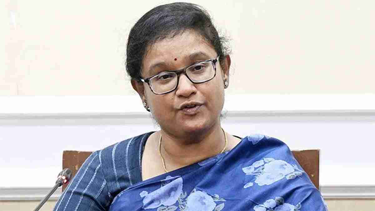 தமிழகத்தில் இளம் வாக்காளர்களை பட்டியலில் சேர்க்க 10-ந் தேதி சிறப்பு முகாம்