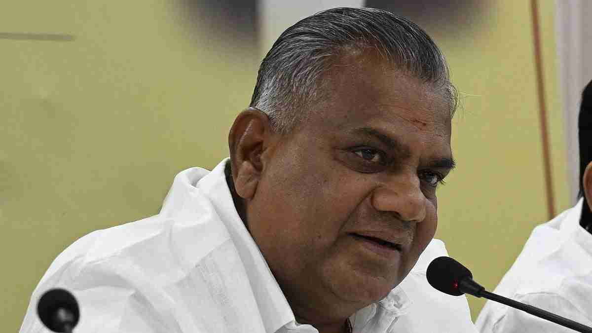 தமிழகத்தில் டெங்குவை ஒழிக்க கடும் நடவடிக்கை - அதிகாரிகளுக்கு அமைச்சர் ஆனந்த் அறிவுறுத்தல்