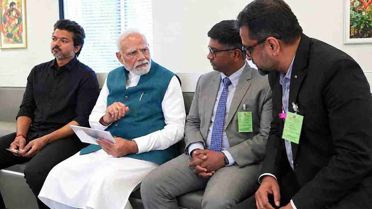 போரூர் - பூந்தமல்லி மெட்ரோ ரெயிலில் பிரதமர் மோடி, முதலமைச்சர் விஜய் இணைந்து பயணம்!